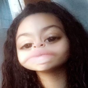 Meet your Posher, Camila